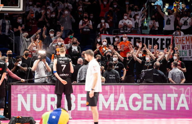 而拉菲尼亚 而拉菲尼亚